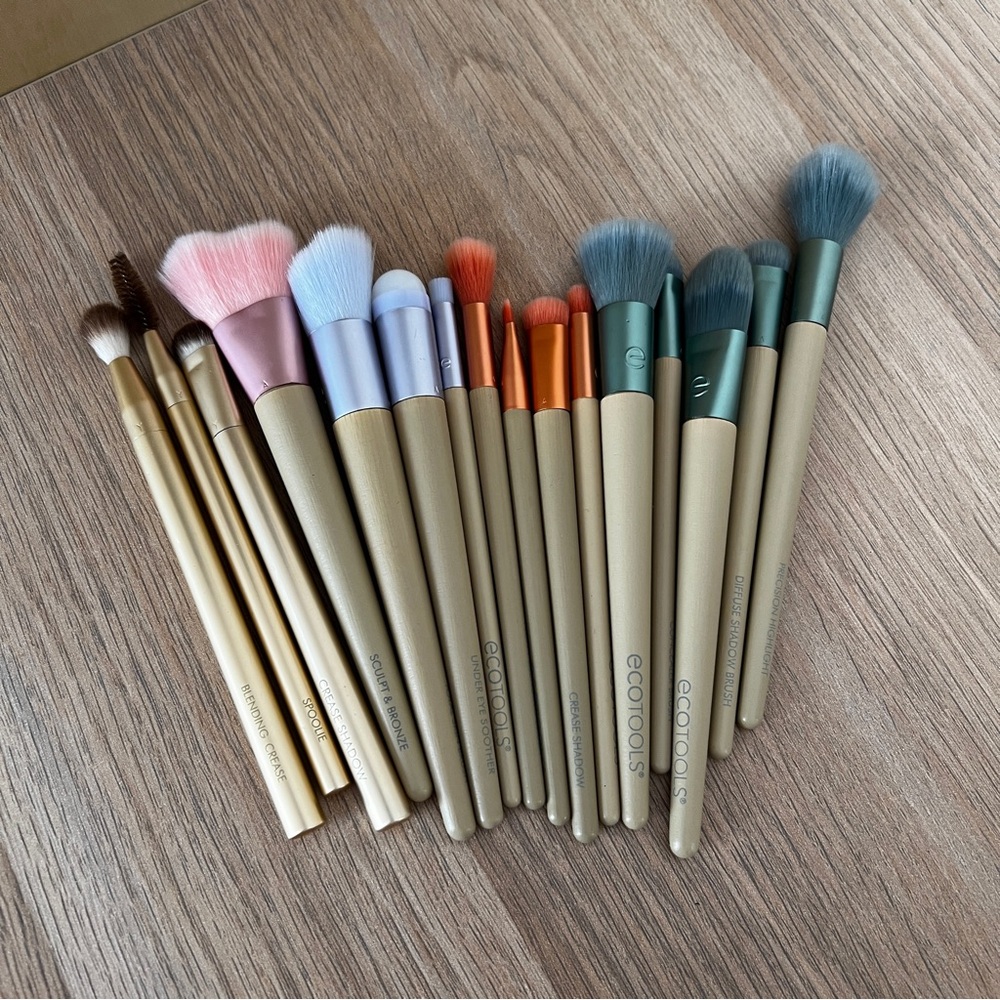 NWOT Ecotools Bundle Set of 16 Face Eye Skincare Brushes Green Orange Gold Pink